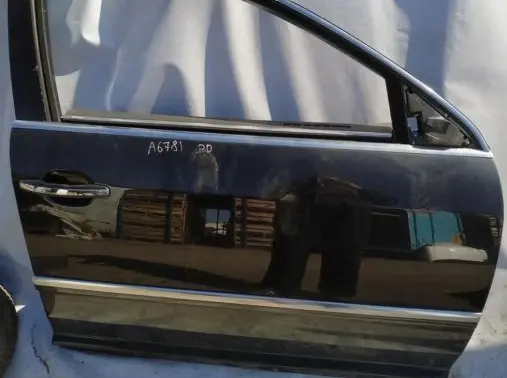 Volkswagen Phaeton Front door juodos