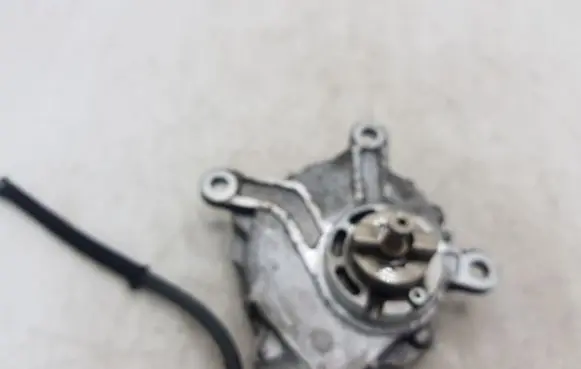 Toyota Corolla Verso AR10 Vacuum pump 04120684 VAPEC19S