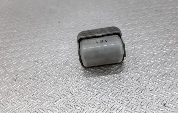 Mazda CX-7 Number plate light 13061971