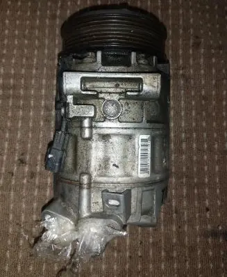 Renault Trafic III (X82) Air conditioning (A/C) compressor (pump) 8200848916B