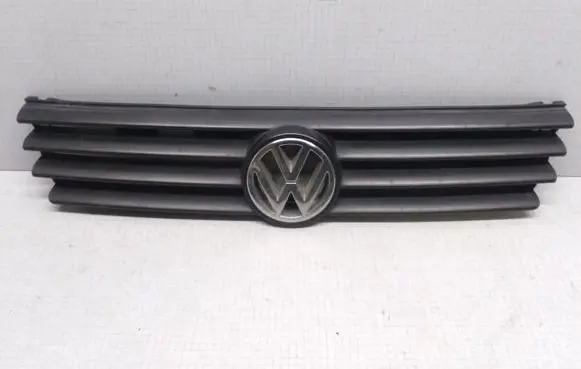 Volkswagen PASSAT B4 Front bumper upper radiator grill 3A0853653B