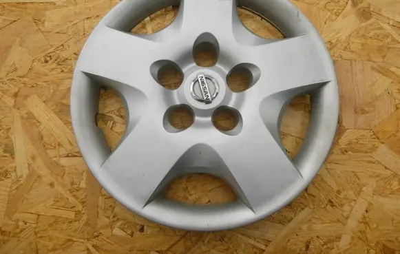 Nissan X-Trail T30 R15 wheel hub/cap/trim 403154N013