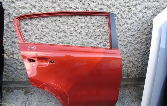 KIA Sportage Rear door