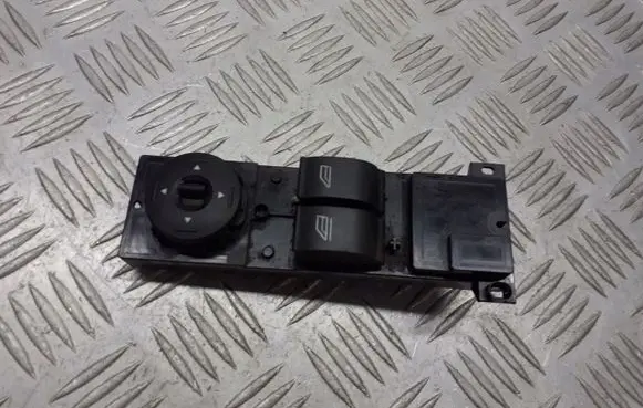 Ford C-MAX I Front door window switch trim 7M5T14529BA