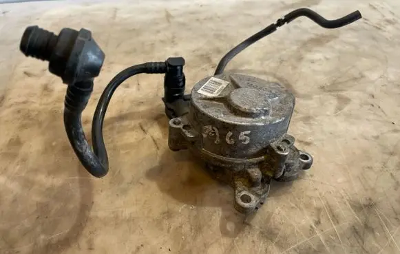 Renault Trafic II (X83) Vacuum pump 8200520476