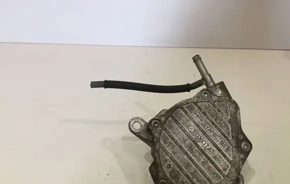 Toyota Avensis T270 Vacuum pump 13091030