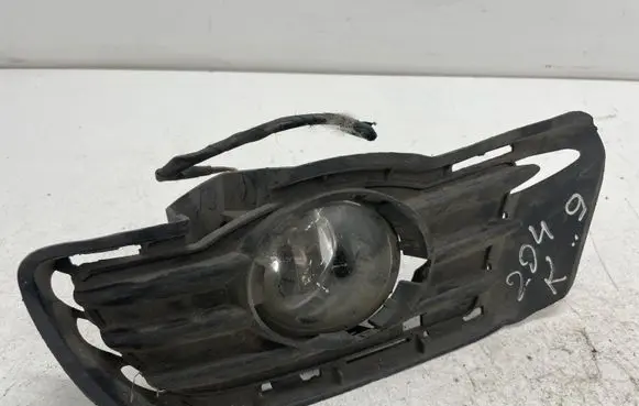 Mercedes-Benz C W204 Front fog light A2048850123