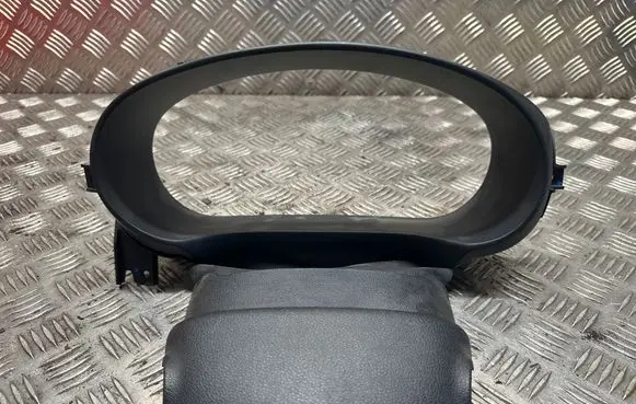 KIA Sorento Dashboard trim 84830C5000wk