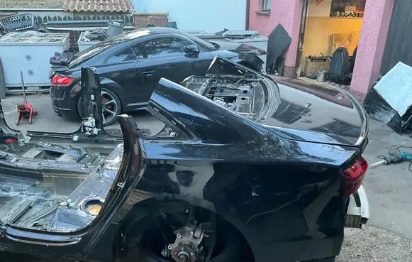 Audi A8 S8 D4 4H Side car body part 