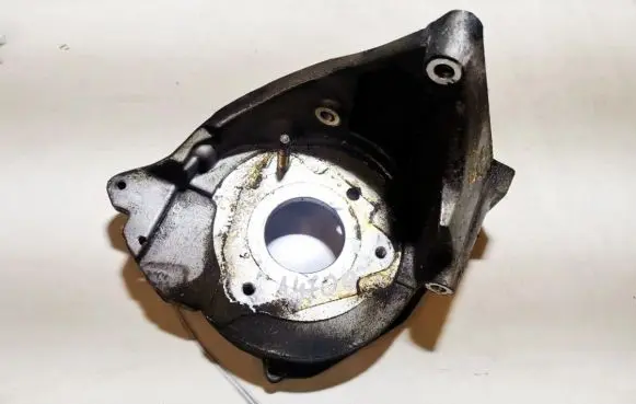 Citroen C5 Engine mounting bracket 96389217