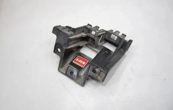 Volkswagen Jetta VI Bumper support mounting bracket corner 5C6807394A