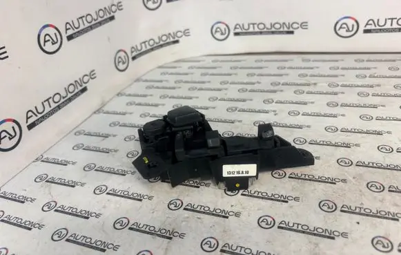 BMW 5 F10 F11 Armrest lock 1600068