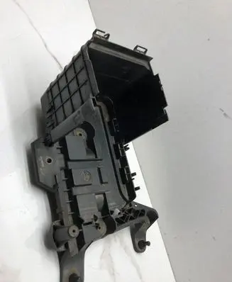 Audi A4 S4 B7 8E 8H Battery box tray 1K0915333B
