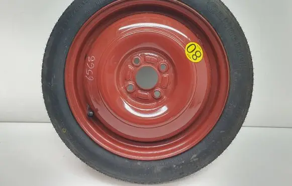 Suzuki Swift I R15 spare wheel