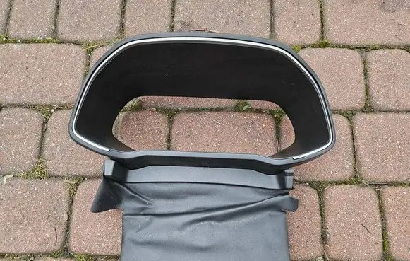 Renault Zoe Glove box central console 682408690R- 682401388R