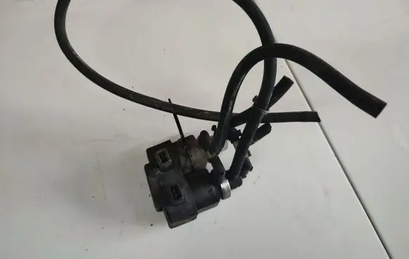 Audi A6 S6 C5 4B Turbo solenoid valve 