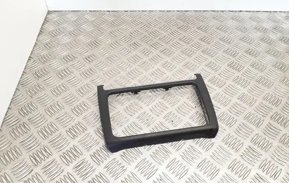 Radio/GPS head unit trim