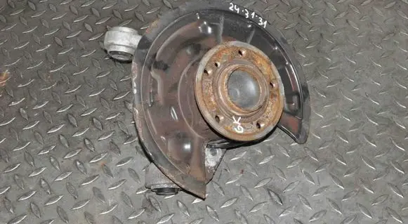 Rear wheel hub