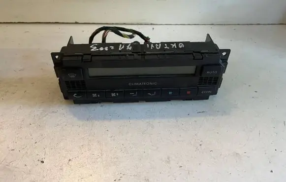 Skoda Octavia Mk1 (1U) Climate control unit 1U1907044