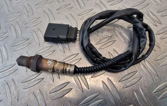 Audi A6 S6 C5 4B Lambda probe sensor 058906265B