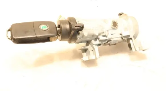 Skoda Octavia Mk2 (1Z) Ignition lock