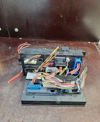 Mercedes-Benz E W211 Fuse module 2115457401 00403133A4
