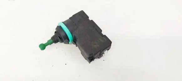 Volkswagen Golf IV Headlight level adjustment motor 1J0941295