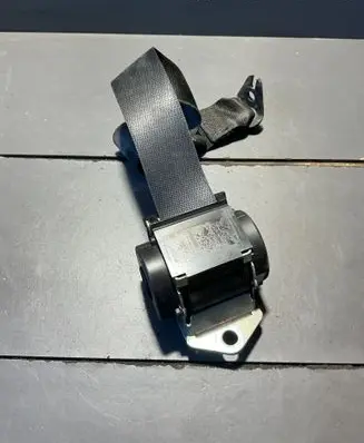 BMW 3 E90 E91 Middle seatbelt (rear) 606091700C