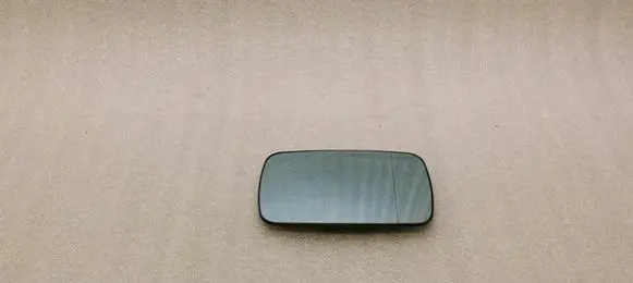 BMW 5 E39 Wing mirror glass 8250438