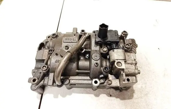 Audi A5 8T 8F Oil pump 03l103587