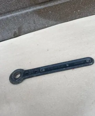 Mercedes-Benz A W168 Wheel nut wrench 1685810049 F732