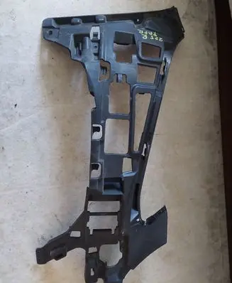 Front bumper mounting bracket
