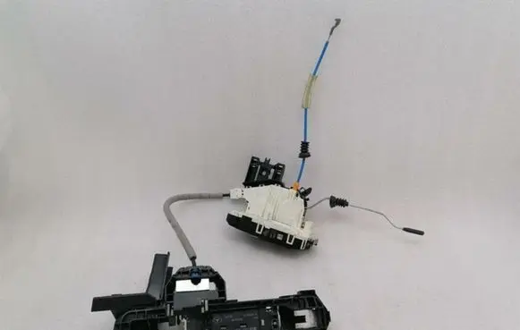 Mercedes-Benz CLA C117 X117 W117 Front door lock A0997202301