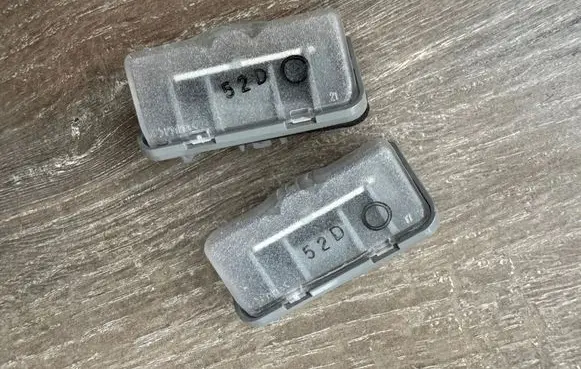 Toyota bZ4X Number plate light 6V03W