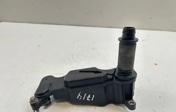 Mercedes-Benz CLA C117 X117 W117 Oil breather separator A2700104203
