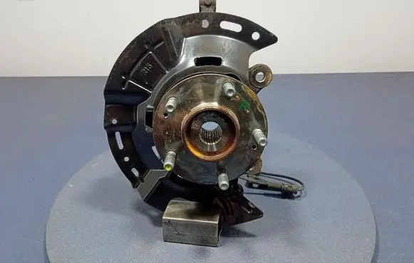 Hyundai i30 Front wheel hub spindle knuckle