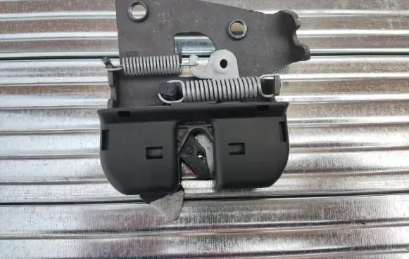 BMW 4 G22 G23 G24 G26 Seat back rest lock catch 7112863 BMW5220 109011A