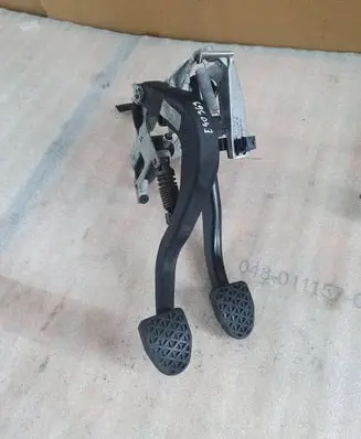 BMW 3 E90 E91 Pedal assembly 6762250