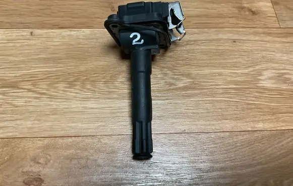 Volkswagen PASSAT B5 High voltage ignition coil 058905105 0040100013