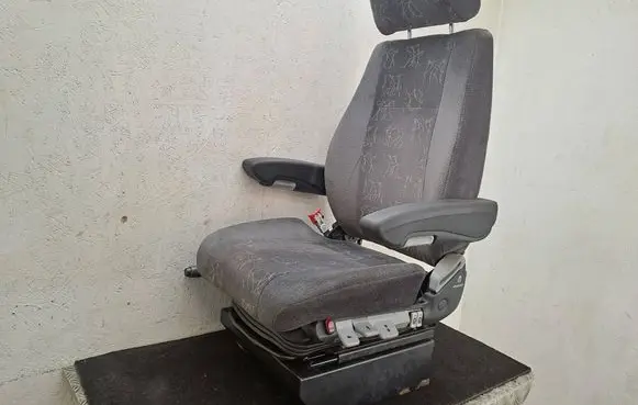 Volkswagen Transporter - Caravelle T5 Front driver seat 