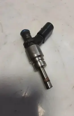 Audi A6 S6 C6 4F Fuel injector 06E906036C