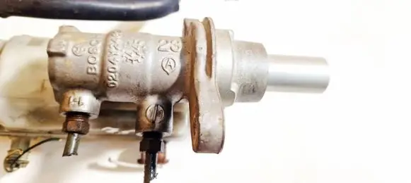Toyota Avensis T270 Master brake cylinder 0204y24692