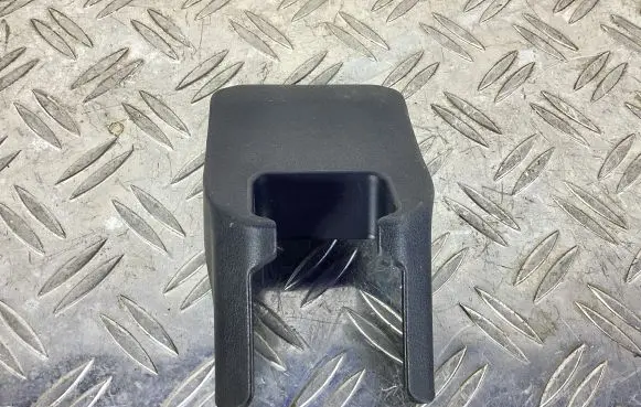 Lexus RX 450H Rear seat rail trim cover 7215748130
