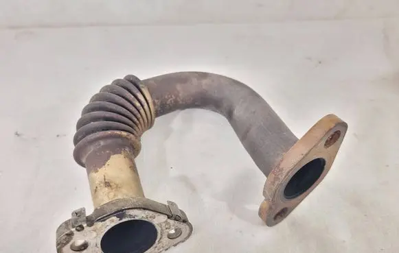 Volkswagen PASSAT B7 EGR valve line/pipe/hose 03P131521B