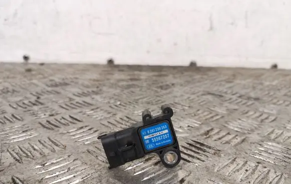 Opel Zafira C Air pressure sensor 55567257 0261230263