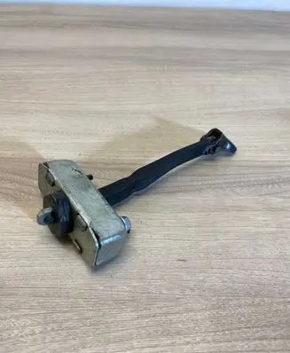 Toyota Auris E180 Rear door lower hinge