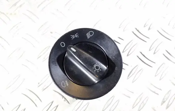 Volkswagen Golf IV Light switch 1C0941531 04052030