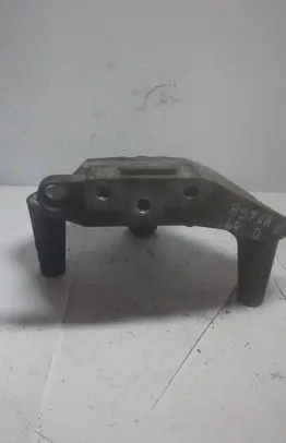 Opel Astra H Engine mounting bracket 90539247