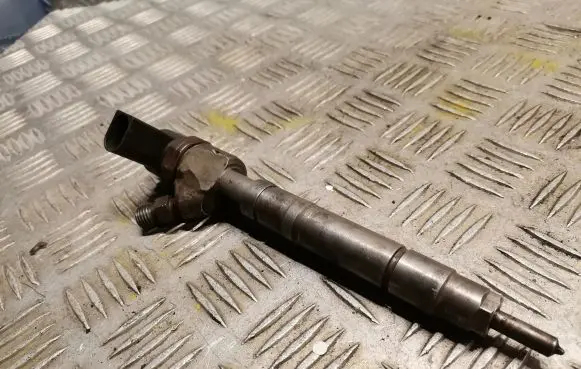 Mercedes-Benz S W220 Fuel injector 6280700587 A6280700587