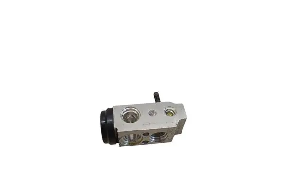 KIA Ceed Air conditioning (A/C) expansion valve F108AP6AA KB1AA F1062P6AA